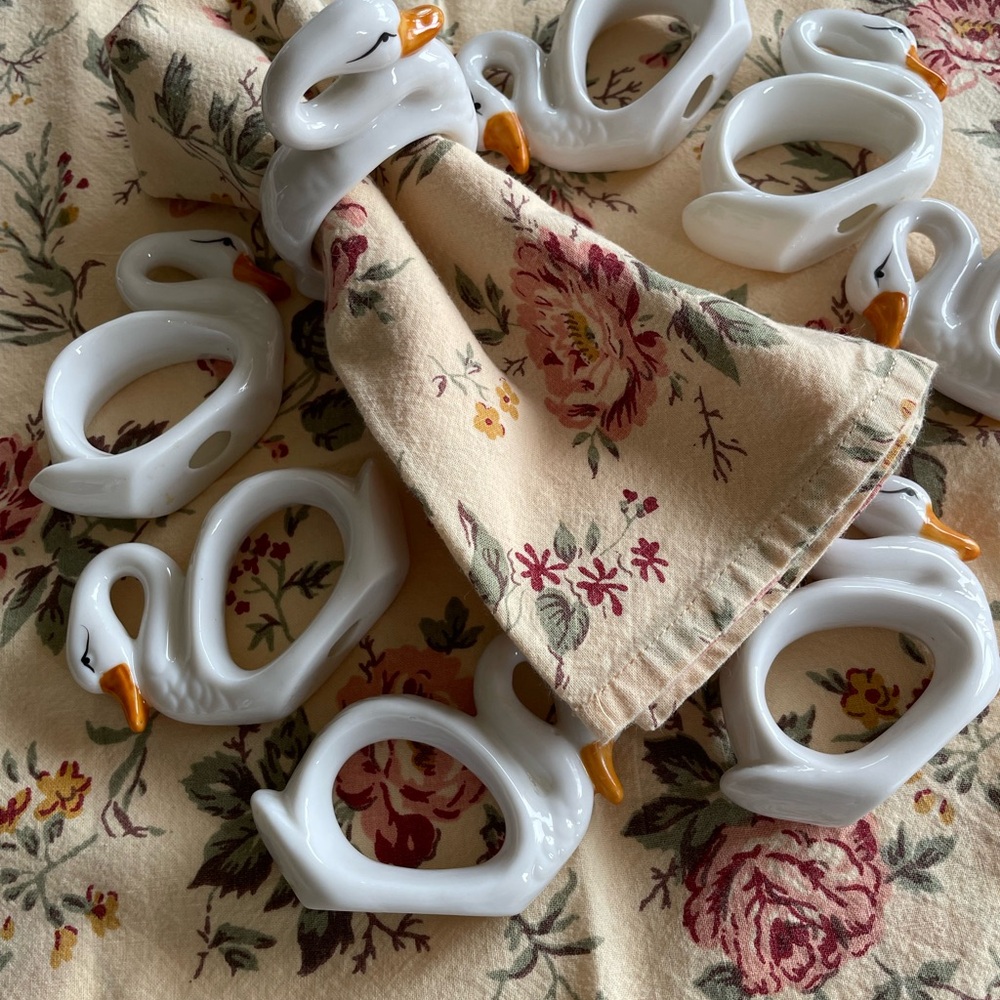 White Swan Napkin rings